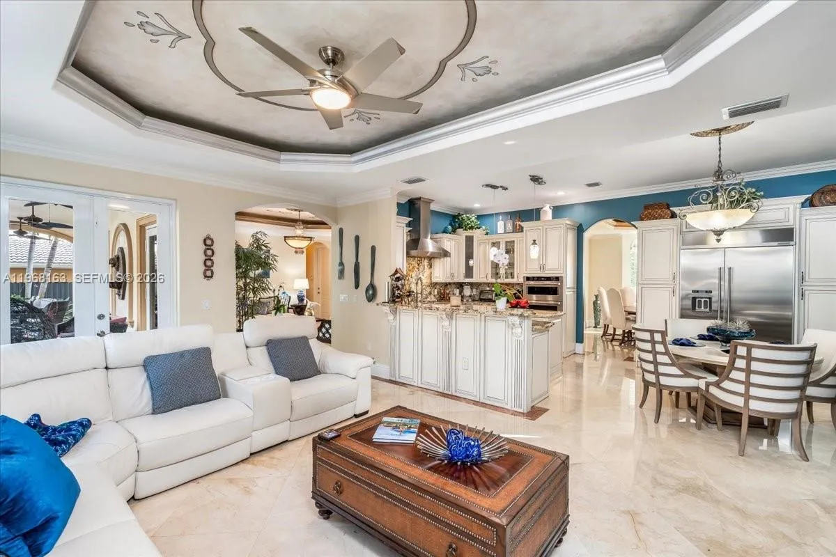 7851 NW 166th Ter, Miami Lakes FL 33016