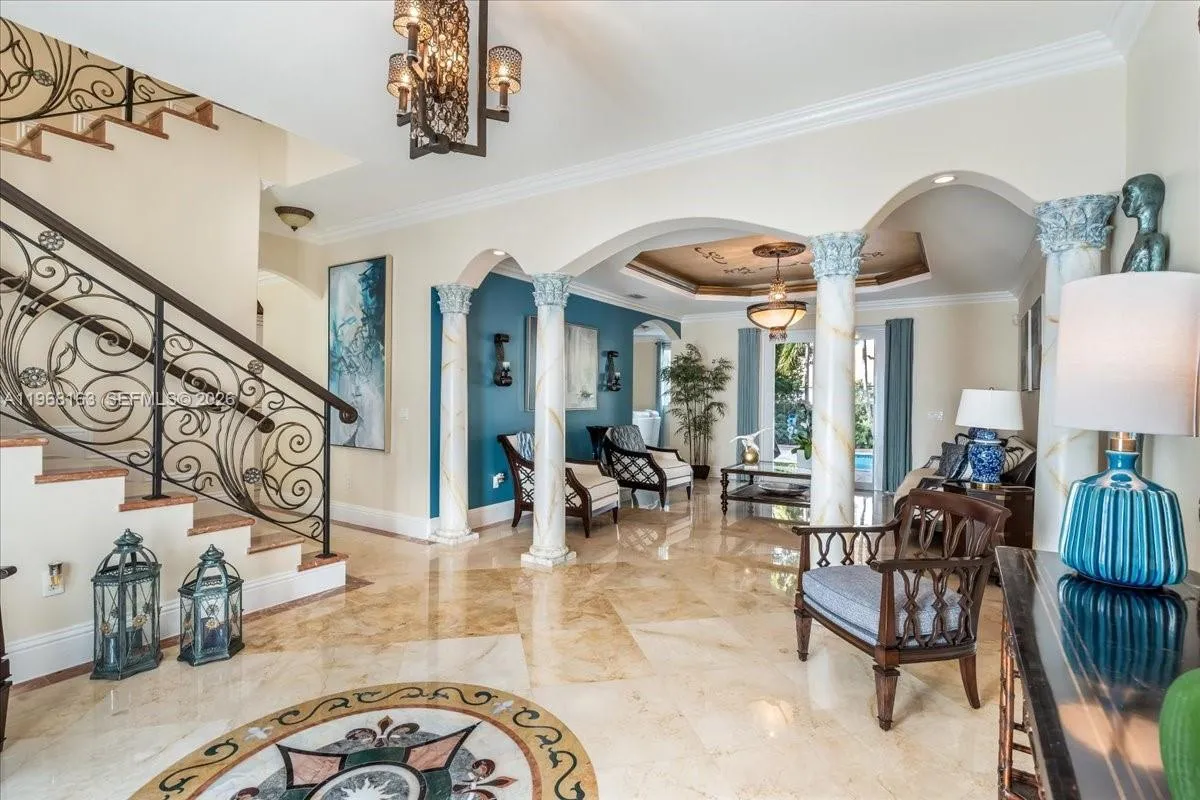 7851 NW 166th Ter, Miami Lakes FL 33016