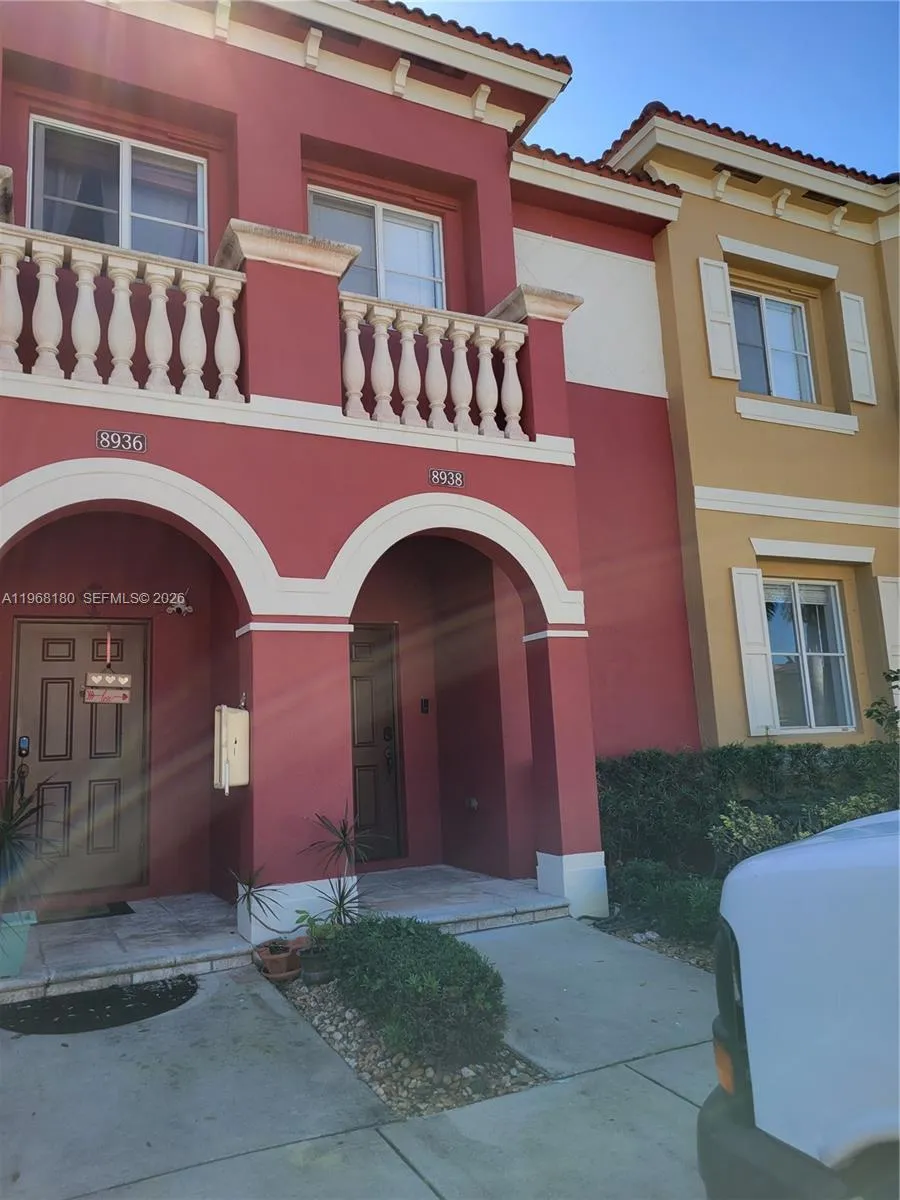 3 bedroom 2 bath for sale at 8938 SW 19th St # 904, Miramar FL 33025