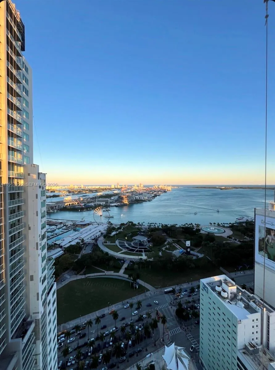 253 NE 2nd St # 3903, Miami FL 33132
