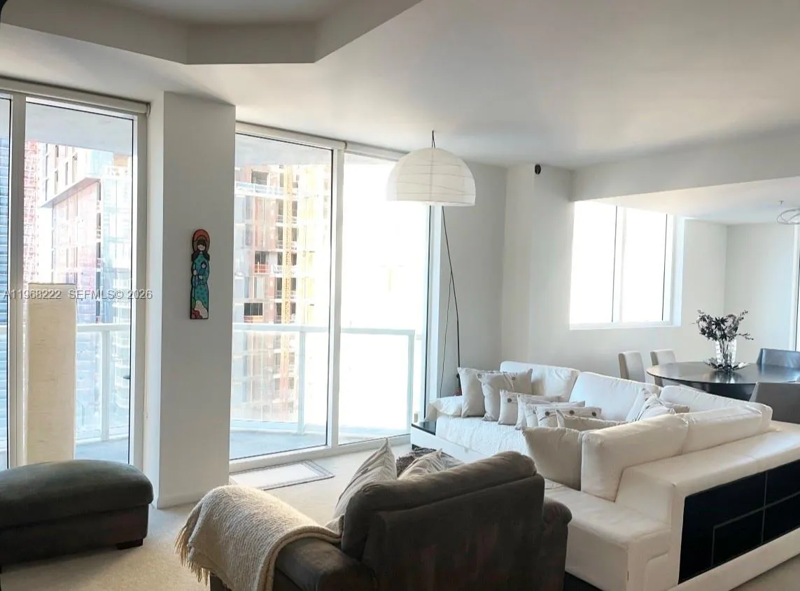 253 NE 2nd St # 3903, Miami FL 33132