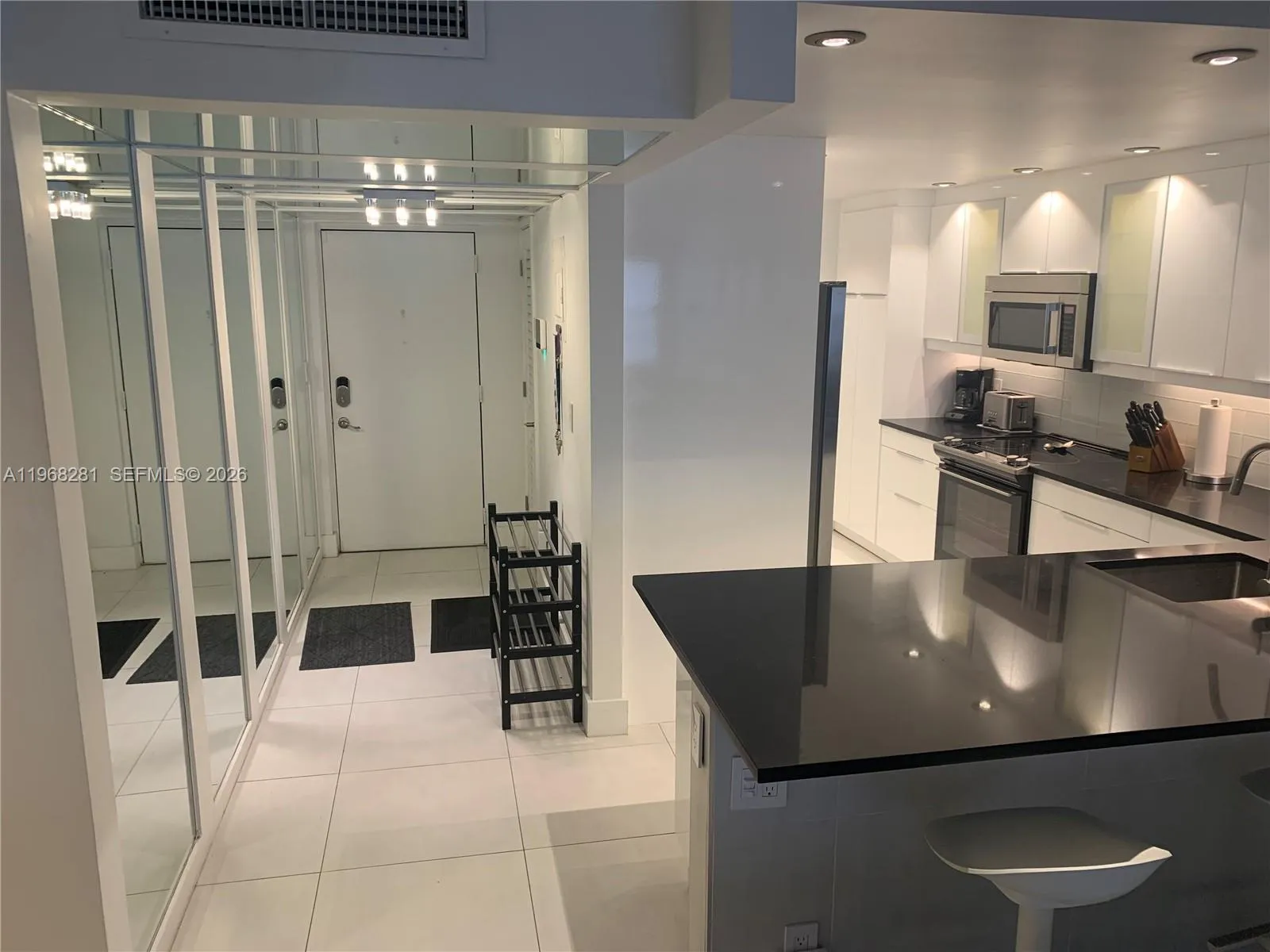 2326 S Cypress Bend Dr # 221, Pompano Beach FL 33069