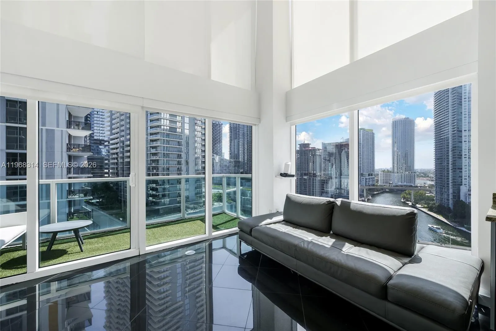 41 SE 5th St # 1116, Miami FL 33131