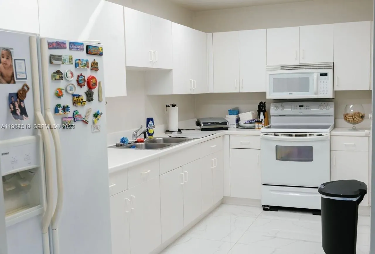 9417 SW 76th St # X15, Miami FL 33173