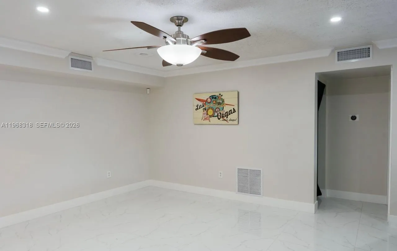 9417 SW 76th St # X15, Miami FL 33173