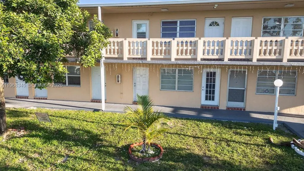 1 bedroom 1 bath for sale at 20311 NE 2nd Ave # 15, Miami FL 33179