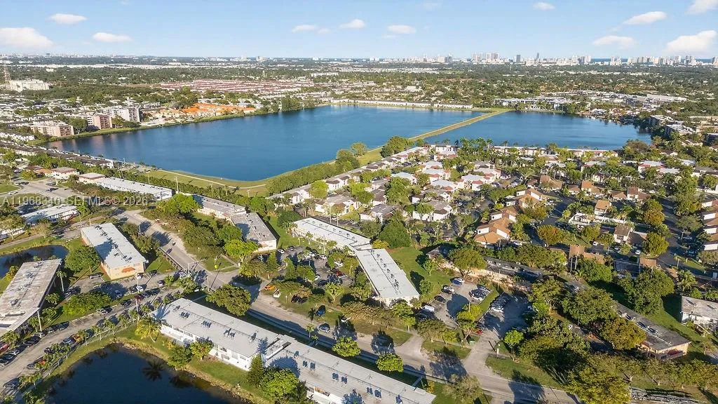 20311 NE 2nd Ave # 15, Miami FL 33179