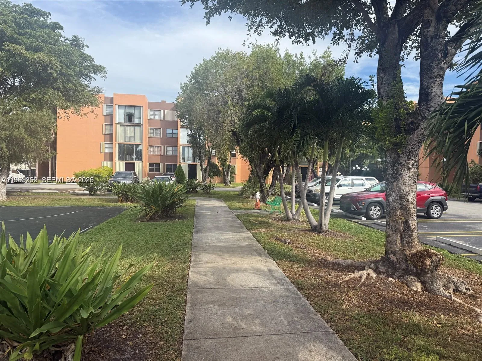 9420 W Flagler St # 104, Miami FL 33174