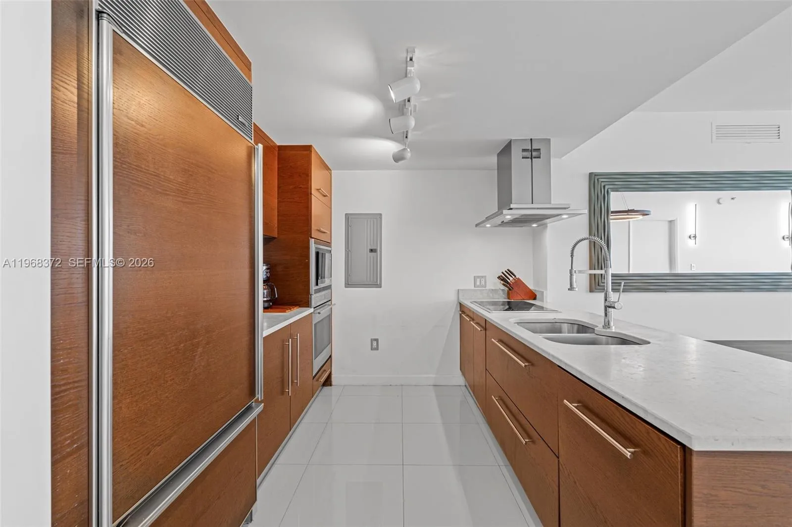 495 Brickell Ave # 905, Miami FL 33131