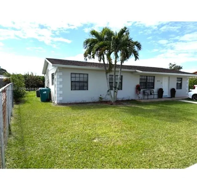 3 bedroom 2 bath for sale at 10752 SW 141st Ln, Miami FL 33176