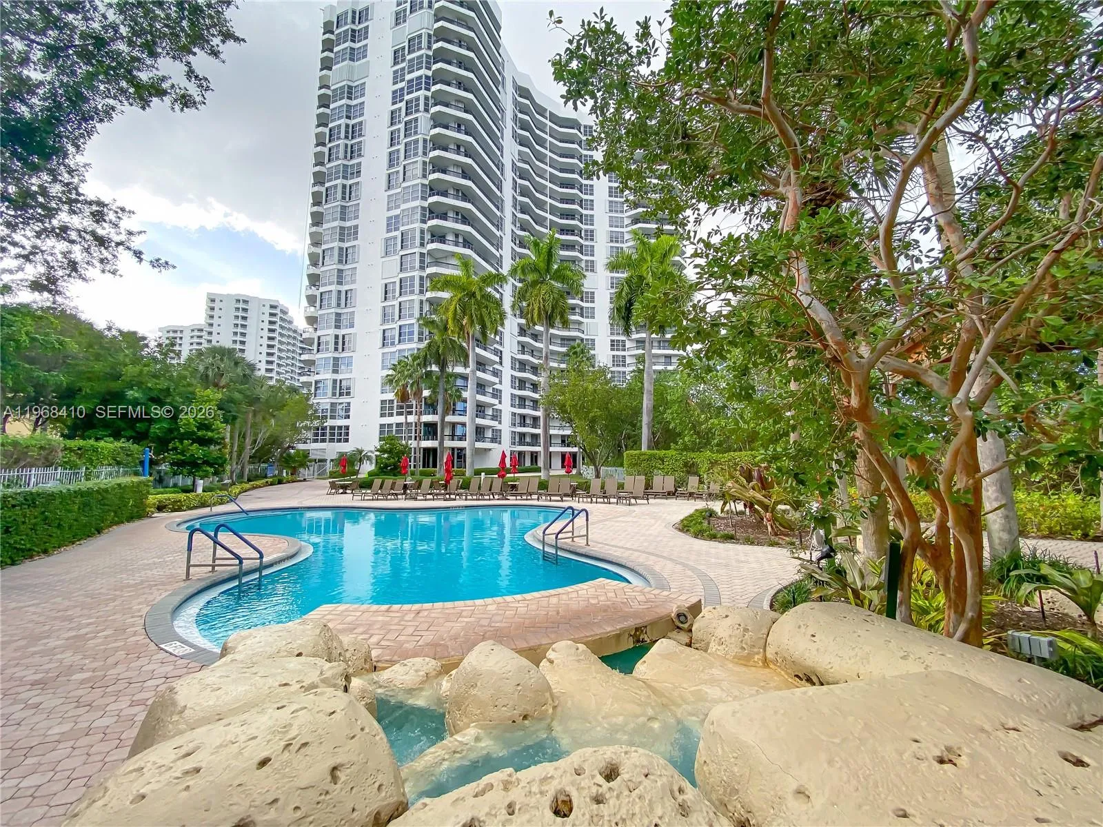 2 bedroom 2 bath for sale at 3400 NE 192nd St, Aventura FL 33180
