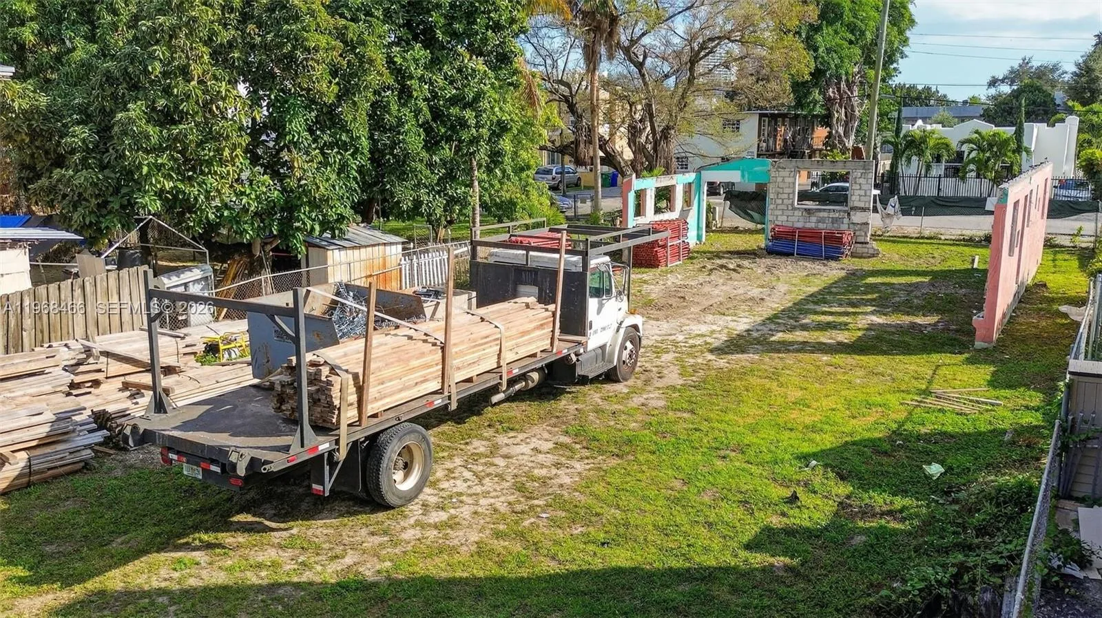 1753 NW 19th St, Miami FL 33125