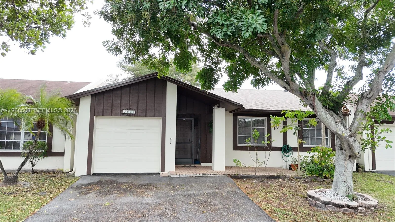 3 bedroom 2 bath for sale at 5403 Laurel Oak St, Delray Beach FL 33484