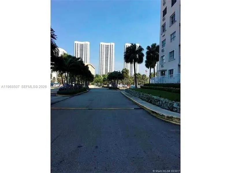 400 Kings Point Dr # 629, Sunny Isles Beach FL 33160