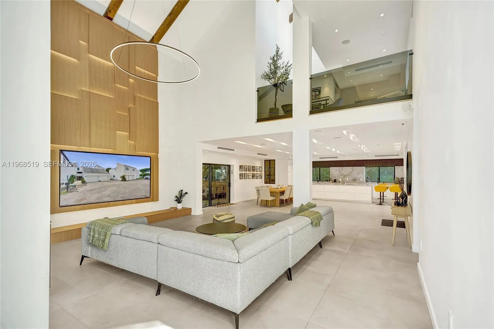 6 bedroom 6 bath for sale at 1977 S Oak Haven Cir, Miami FL 33179