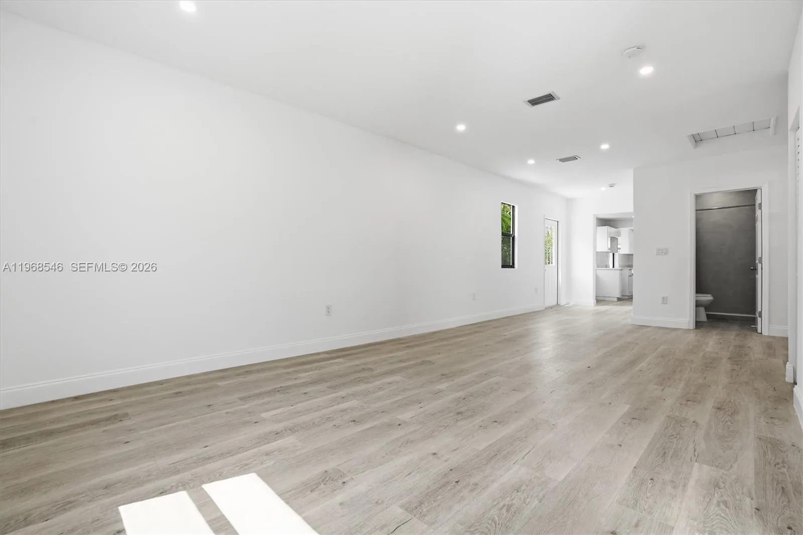 4237 SW 7th St, Miami FL 33134