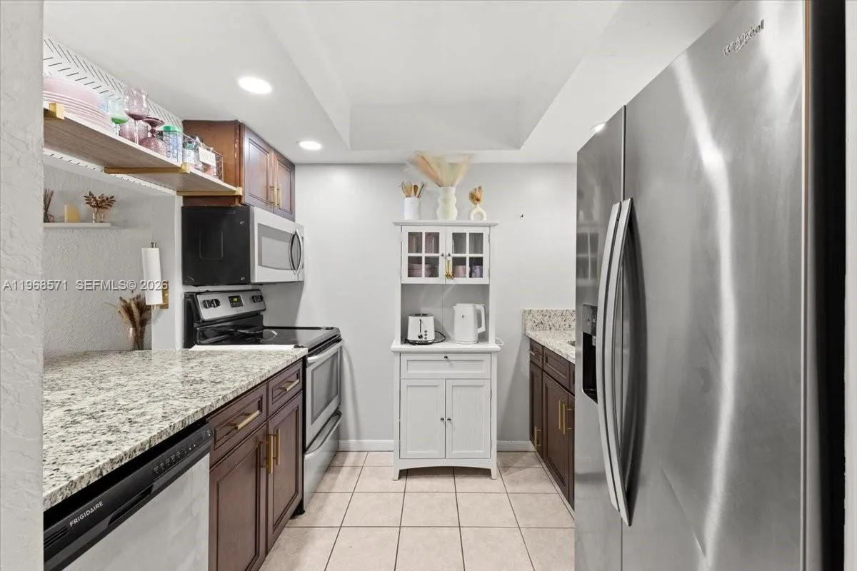 307 Waterside Dr, Hypoluxo FL 33462