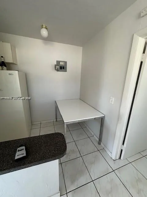 110 W 26th St # 6, Hialeah FL 33010