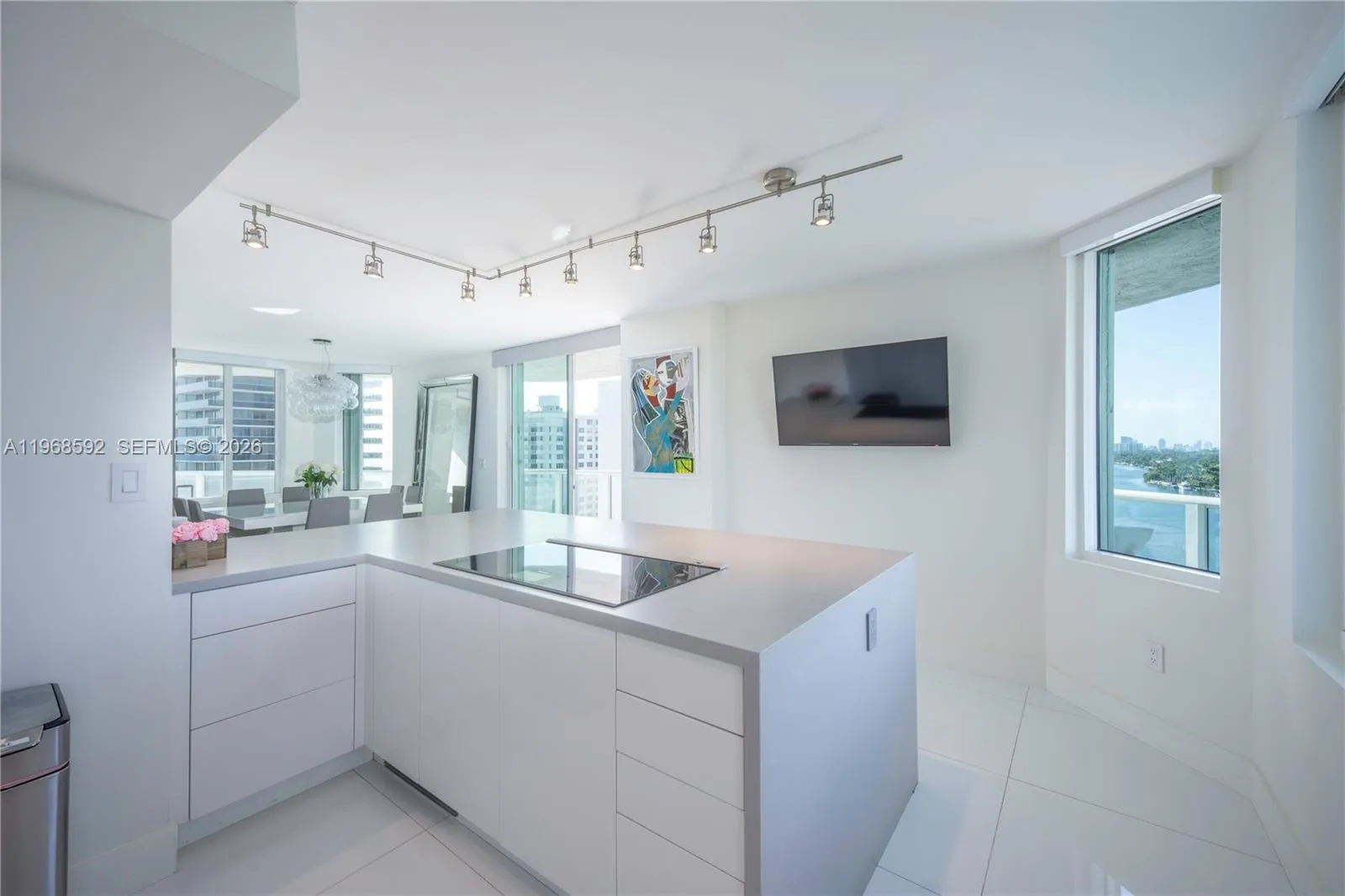 5900 Collins Ave # 1401, Miami Beach FL 33140