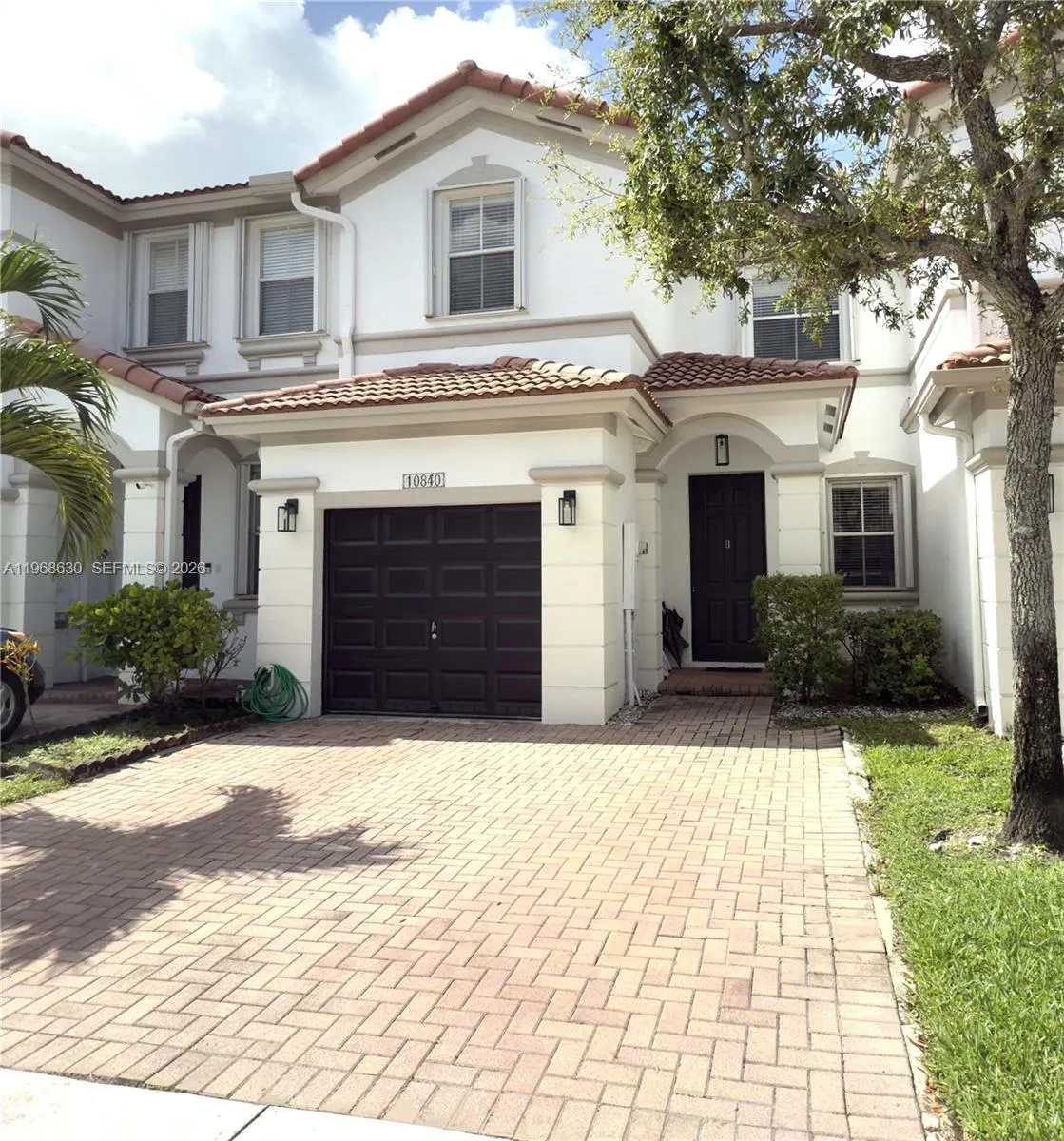 3 bedroom 2 bath for sale at 10840 NW 79th St, Doral FL 33178
