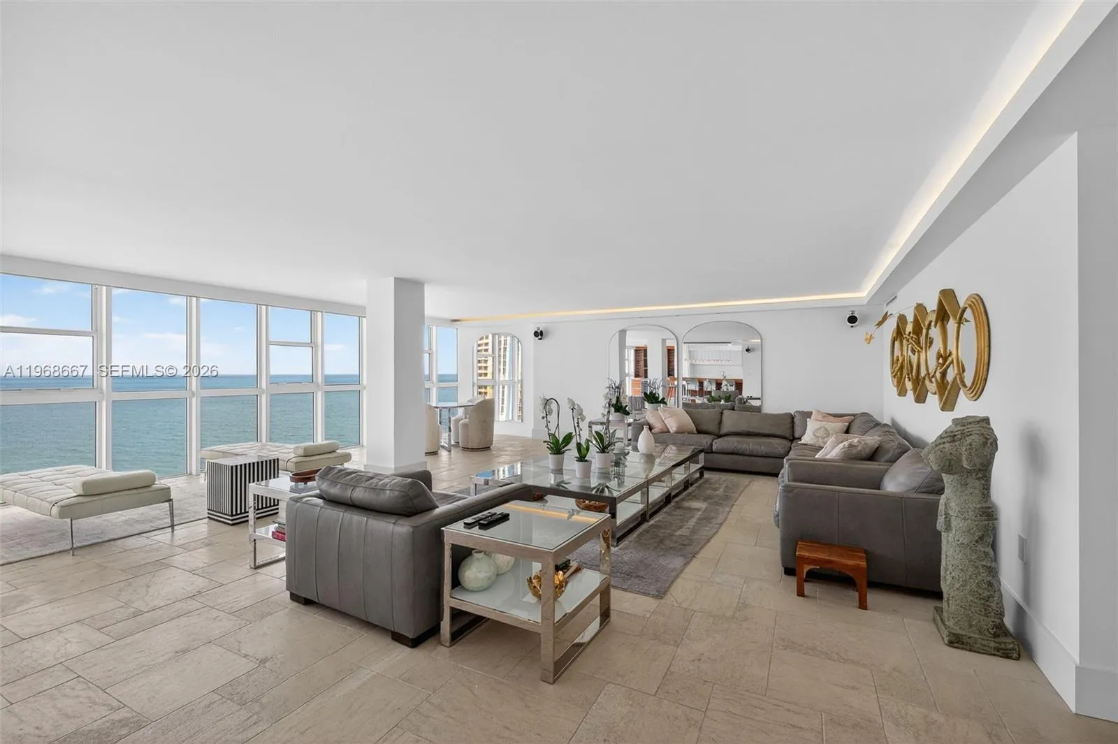 600 Grapetree Dr, Key Biscayne FL 33149