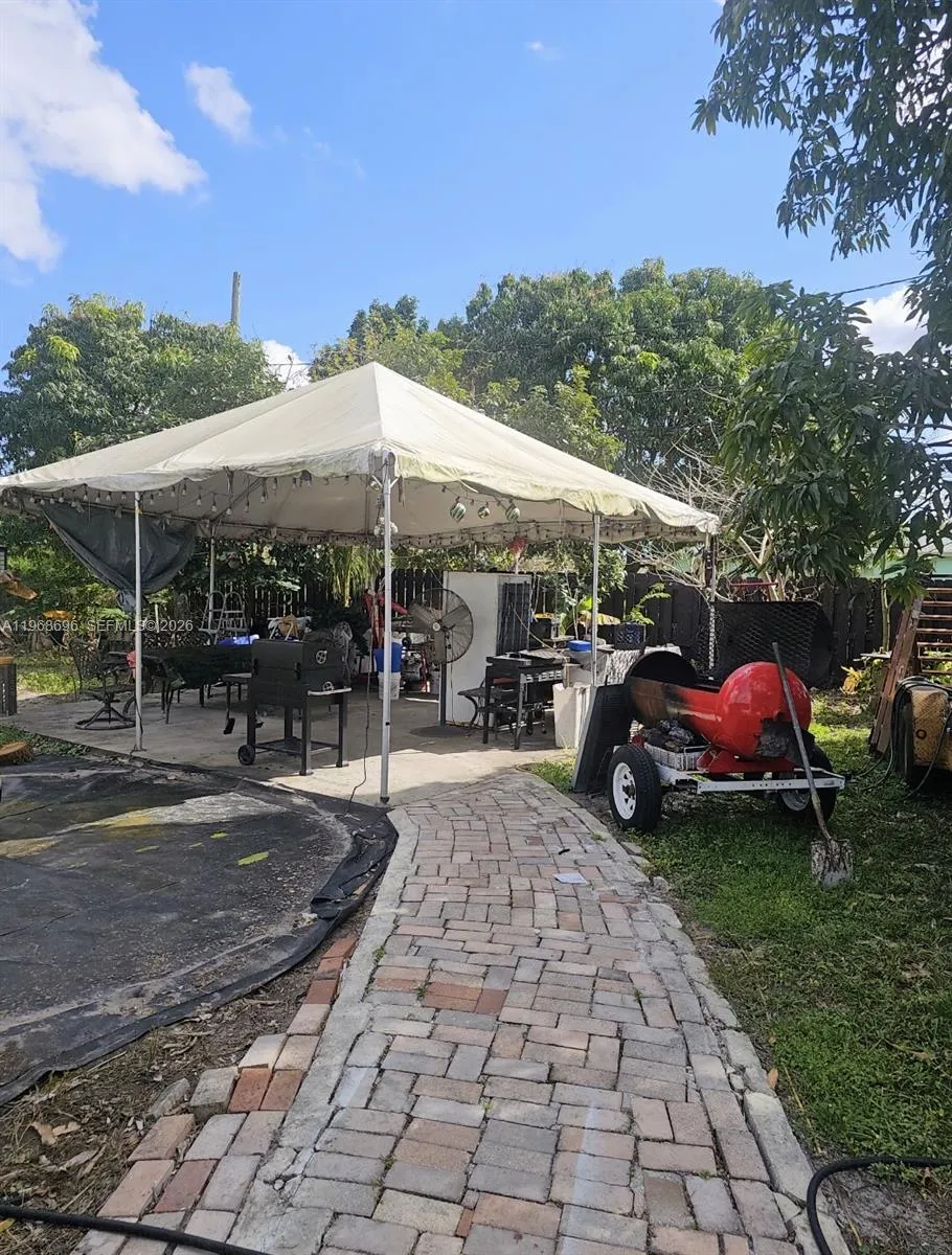 1760 NW 135th St, Miami FL 33167