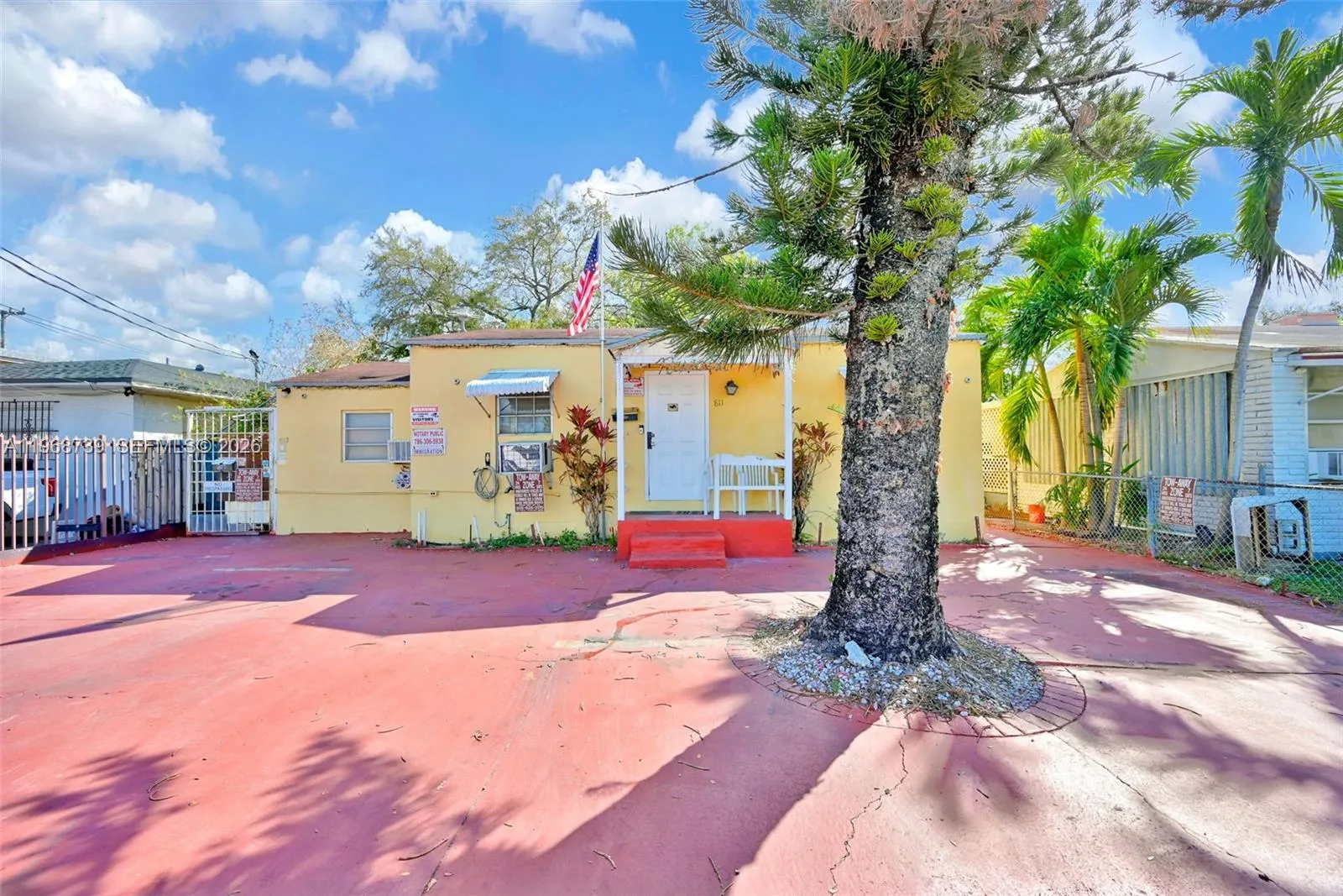 811 NW 24th Ct, Miami FL 33125