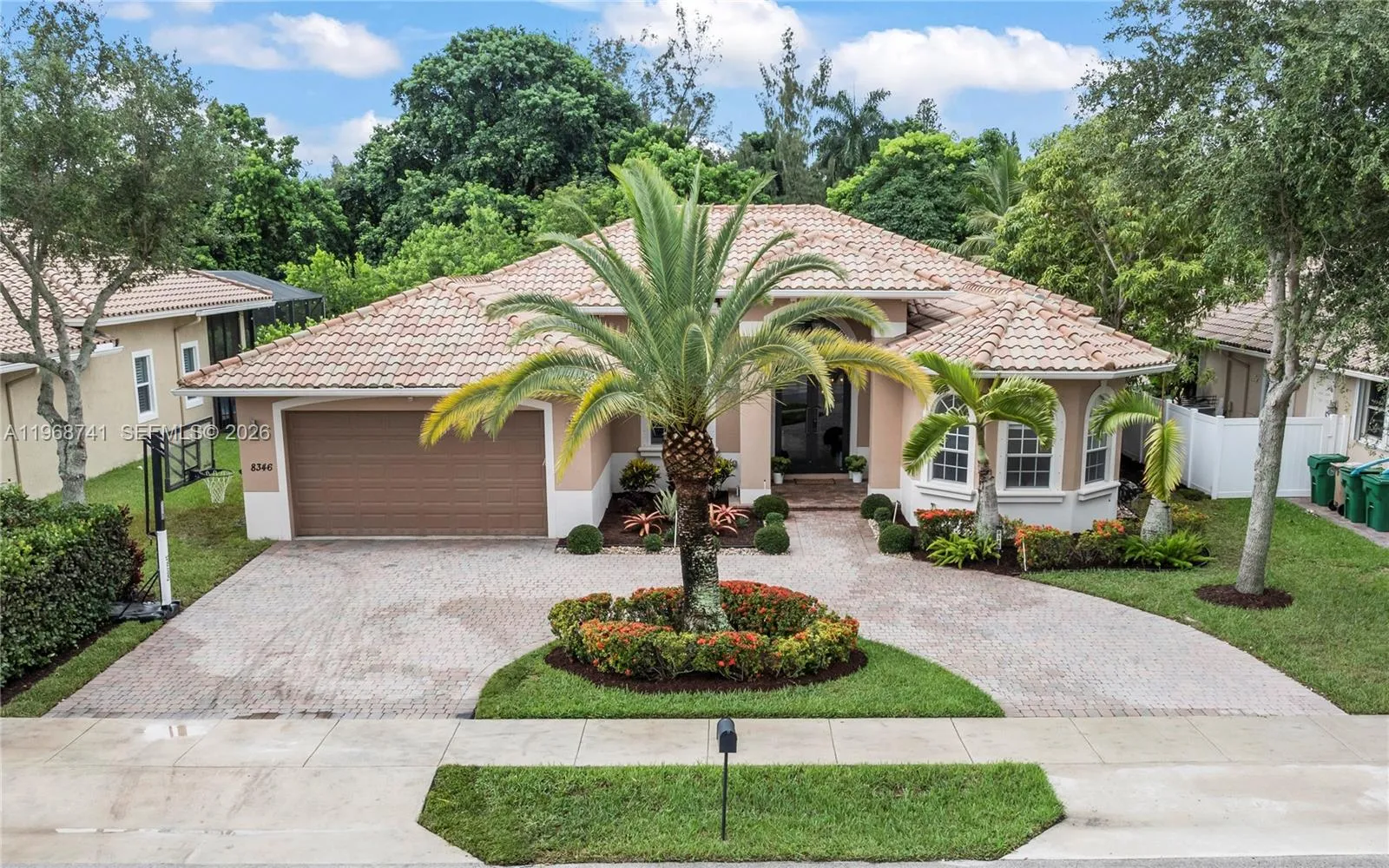 8346 SW 51st St, Davie FL 33328