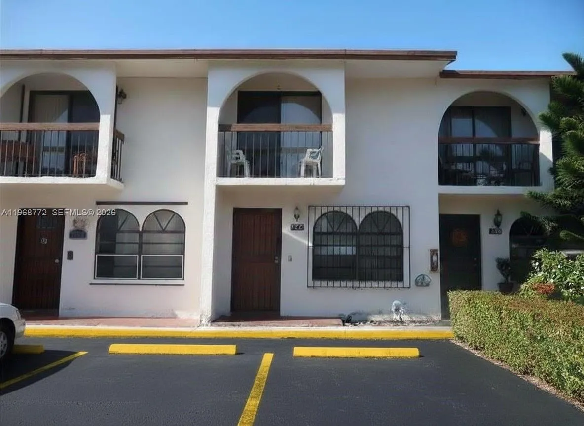 2 bedroom 1 bath for sale at 1082 W 79th St # 25, Hialeah FL 33014