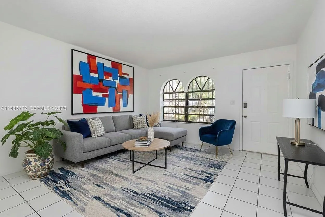 1082 W 79th St # 25, Hialeah FL 33014