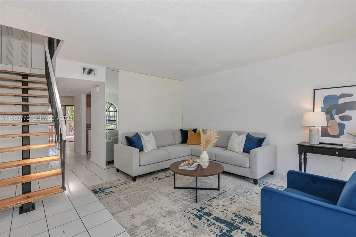 1082 W 79th St # 25, Hialeah FL 33014