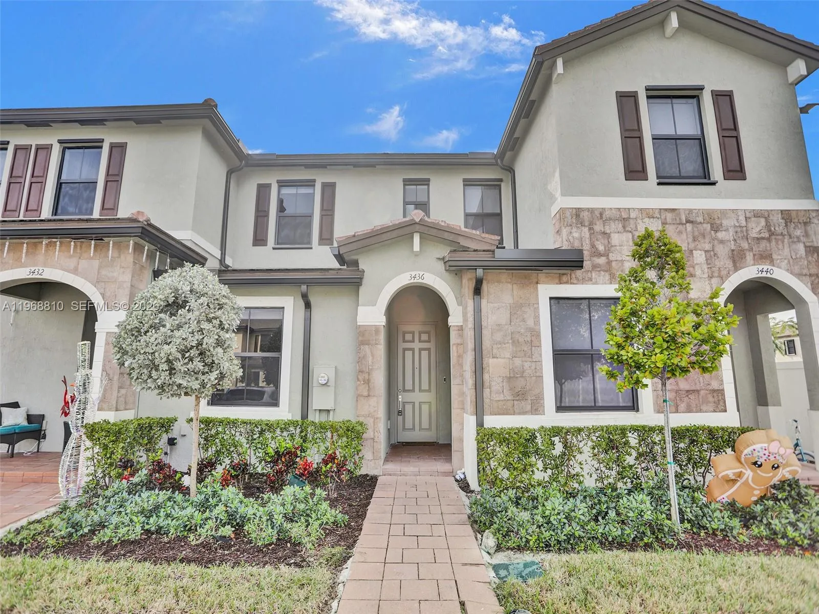 3 bedroom 3 bath for sale at 3436 W 111th Pl, Hialeah FL 33018