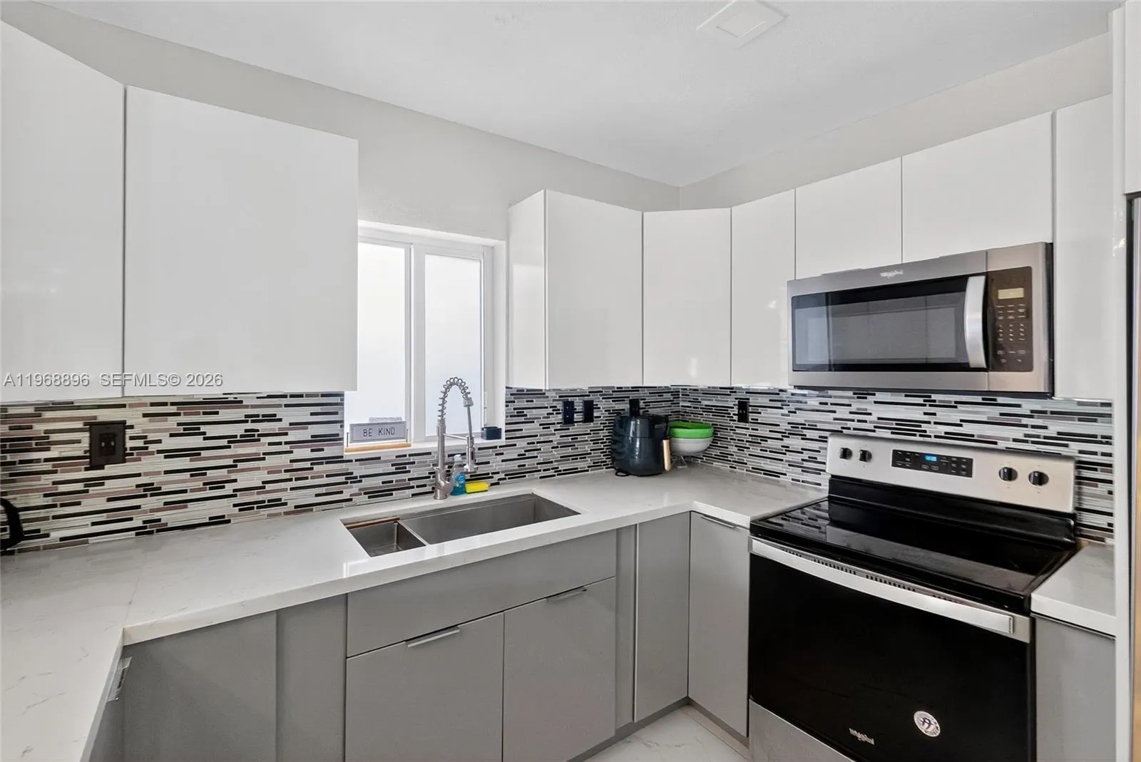 231 NW 44th St, Miami FL 33127