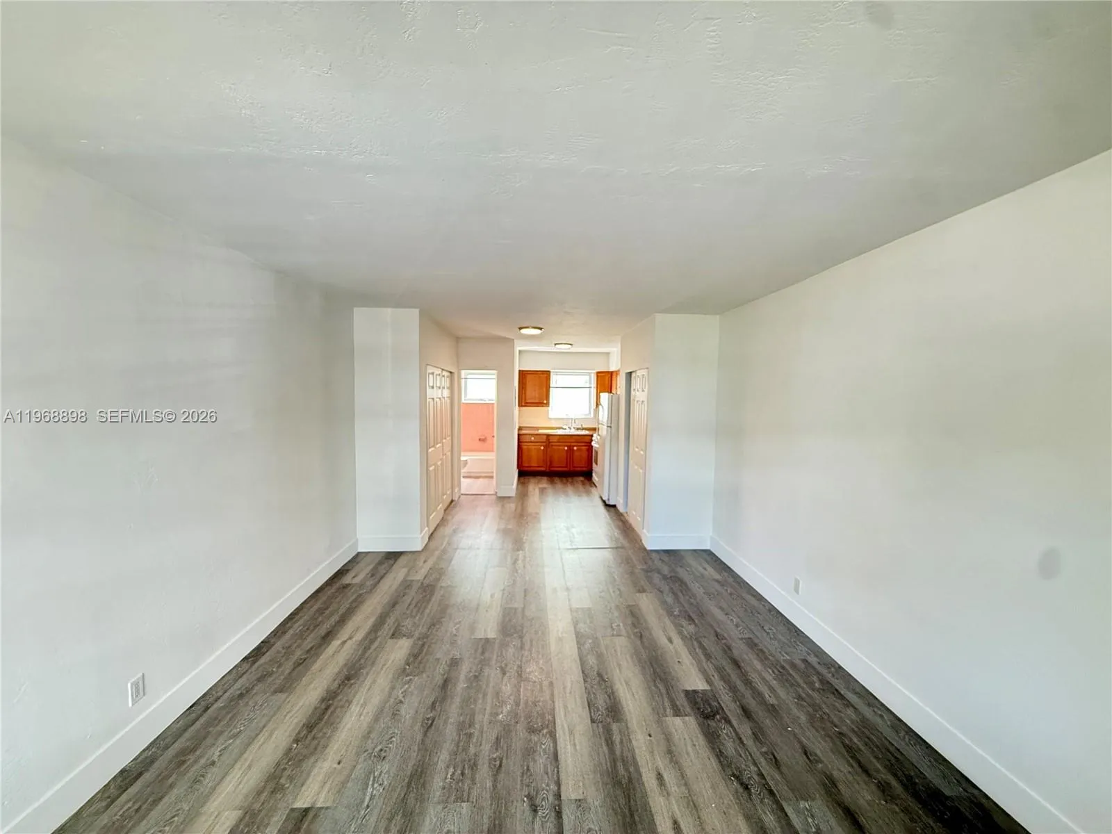 158 Ocean Dr # 203, Miami Beach FL 33139