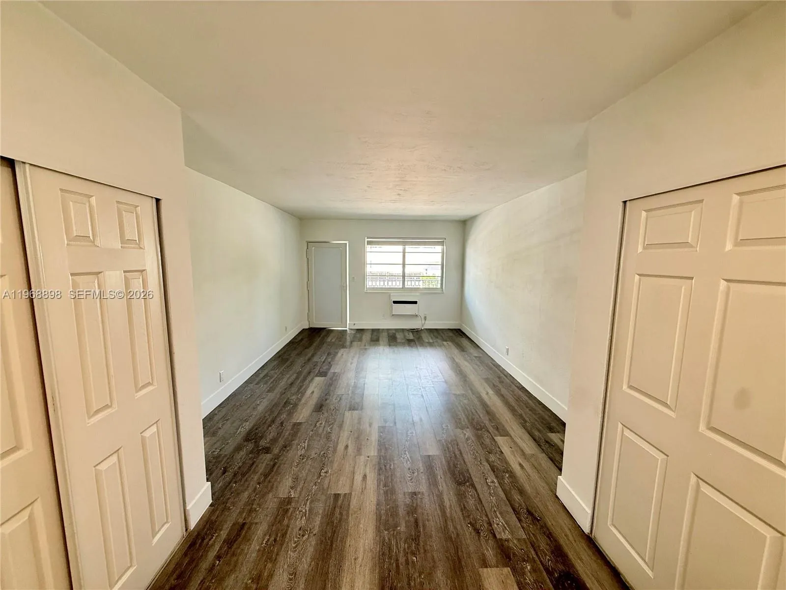 158 Ocean Dr # 203, Miami Beach FL 33139