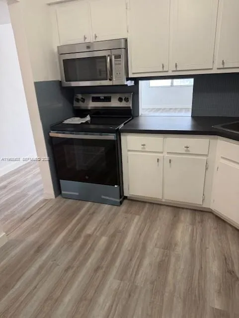 1400 NE 191st St # 308, Miami FL 33179