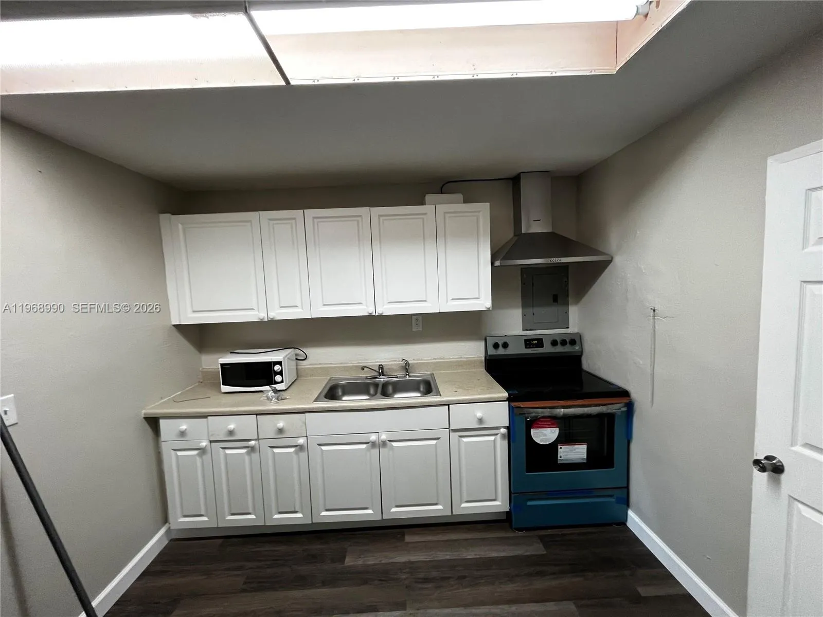 816 Beech Rd, West Palm Beach FL 33409