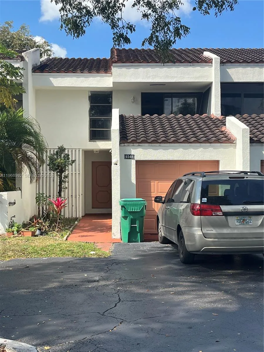 3 bedroom 2 bath for sale at 6548 Racquet Club Dr # 89, Lauderhill FL 33319