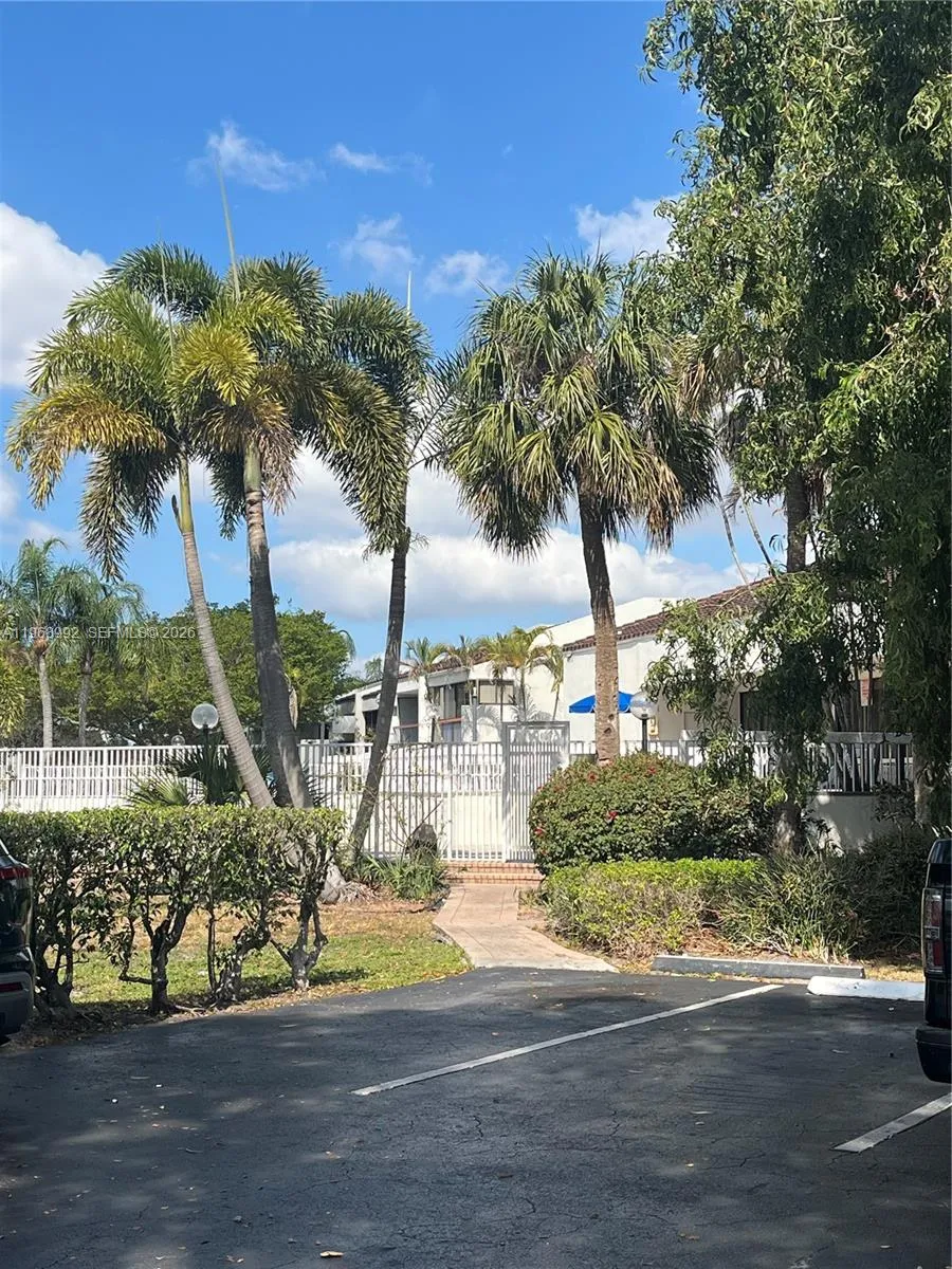6548 Racquet Club Dr # 89, Lauderhill FL 33319