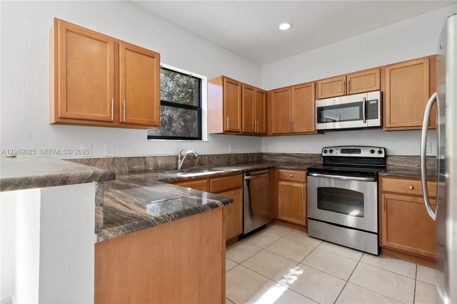 15460 SW 119th St, Miami FL 33196