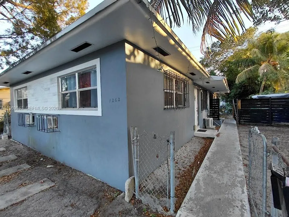 1262 - 1264 NW 46th St, Miami FL 33142