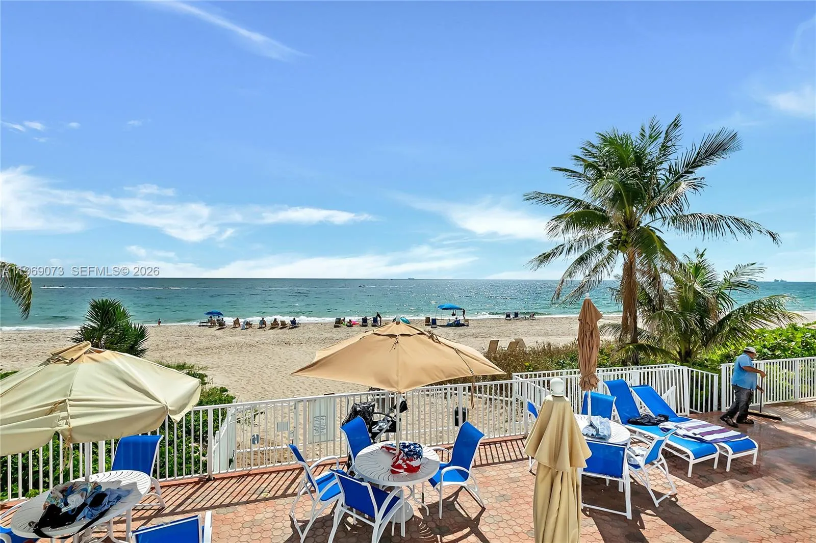 1 bedroom 1 bath for sale at 4250 Galt Ocean Dr # 7D, Fort Lauderdale FL 33308