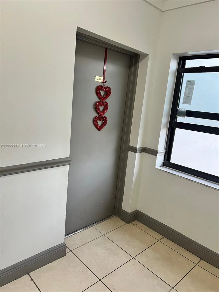 10431 N Kendall Dr # D314, Miami FL 33176