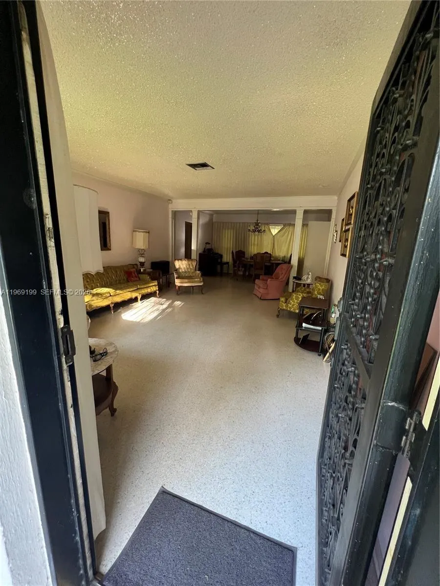 812 Columbus Blvd, Coral Gables FL 33134