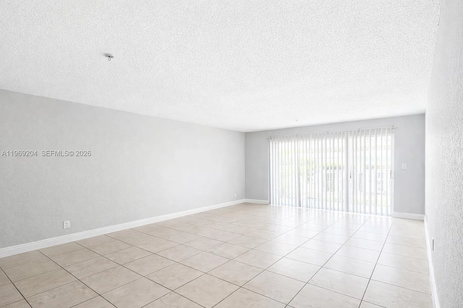 4271 NW 5th St # 114, Plantation FL 33317