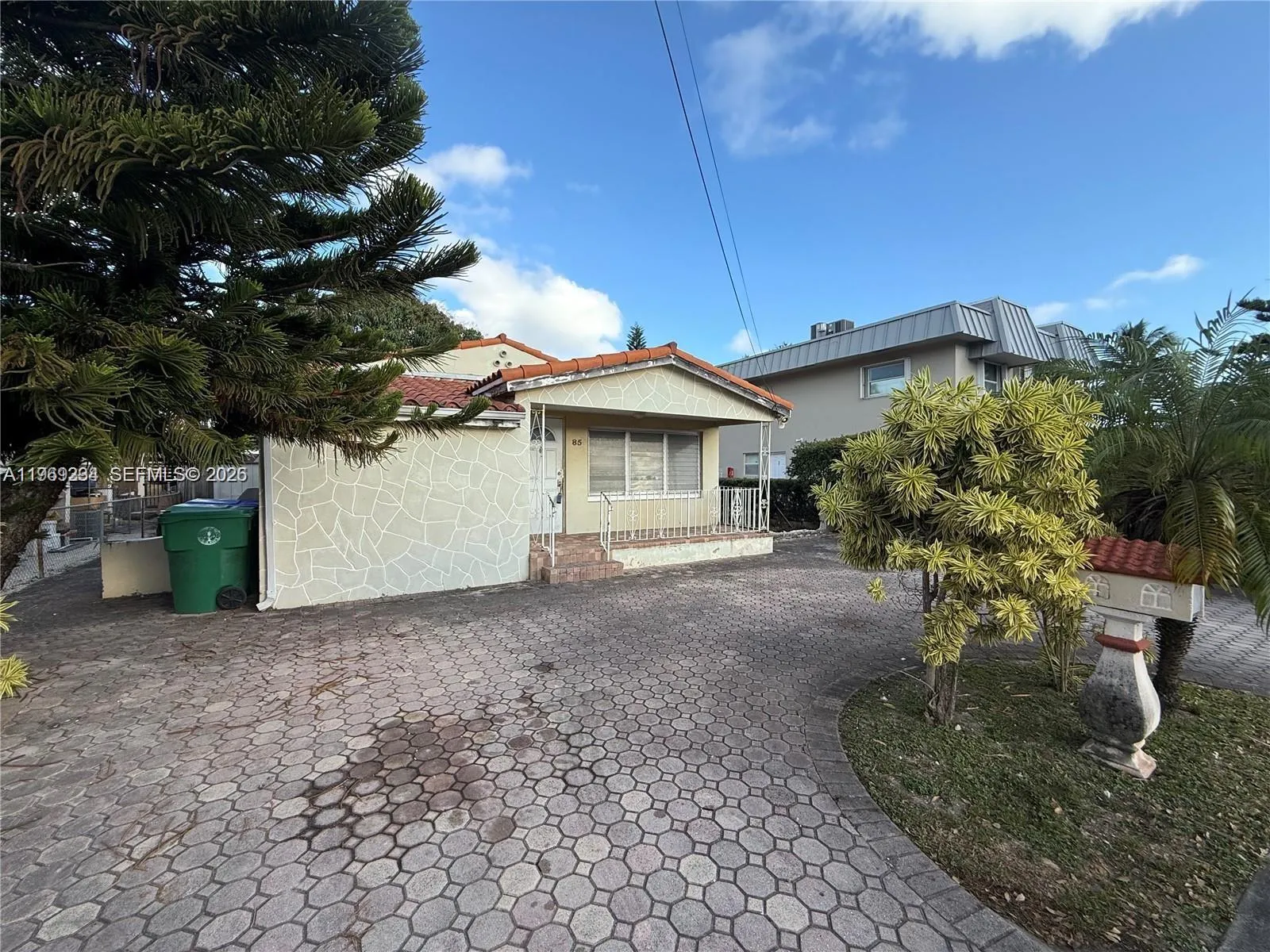 85 SW 30th Ave, Miami FL 33135