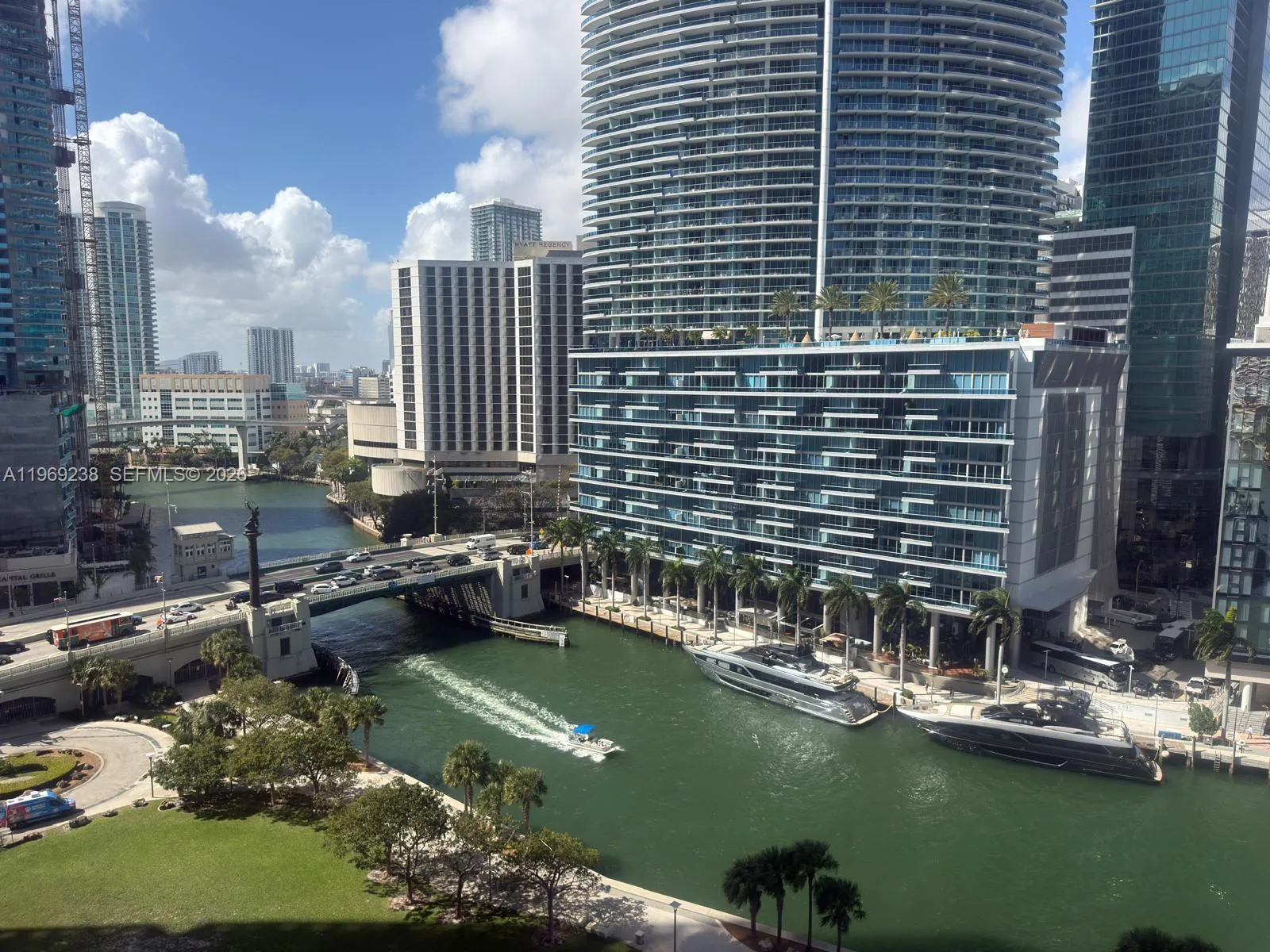 1 bedroom 1 bath for sale at 465 Brickell # 1504, Miami FL 33131