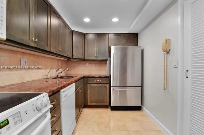145 SE 25th Rd # 602, Miami FL 33129