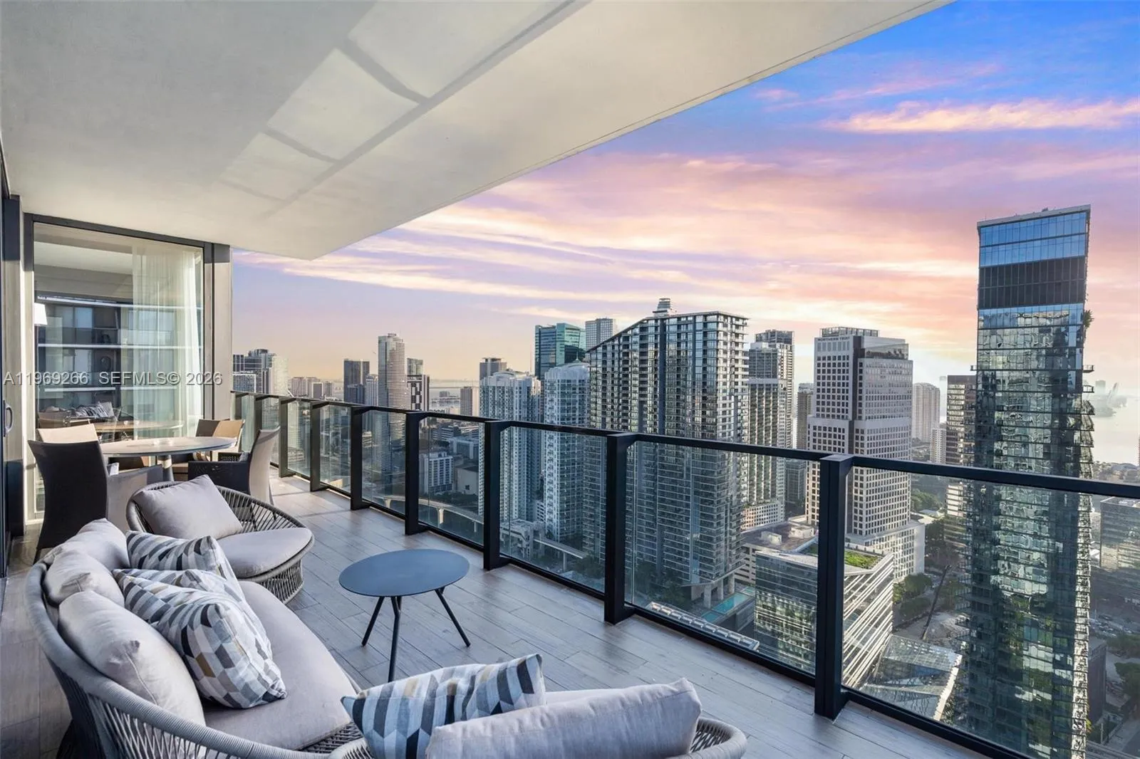 88 SW 7th St # 3801, Miami FL 33130