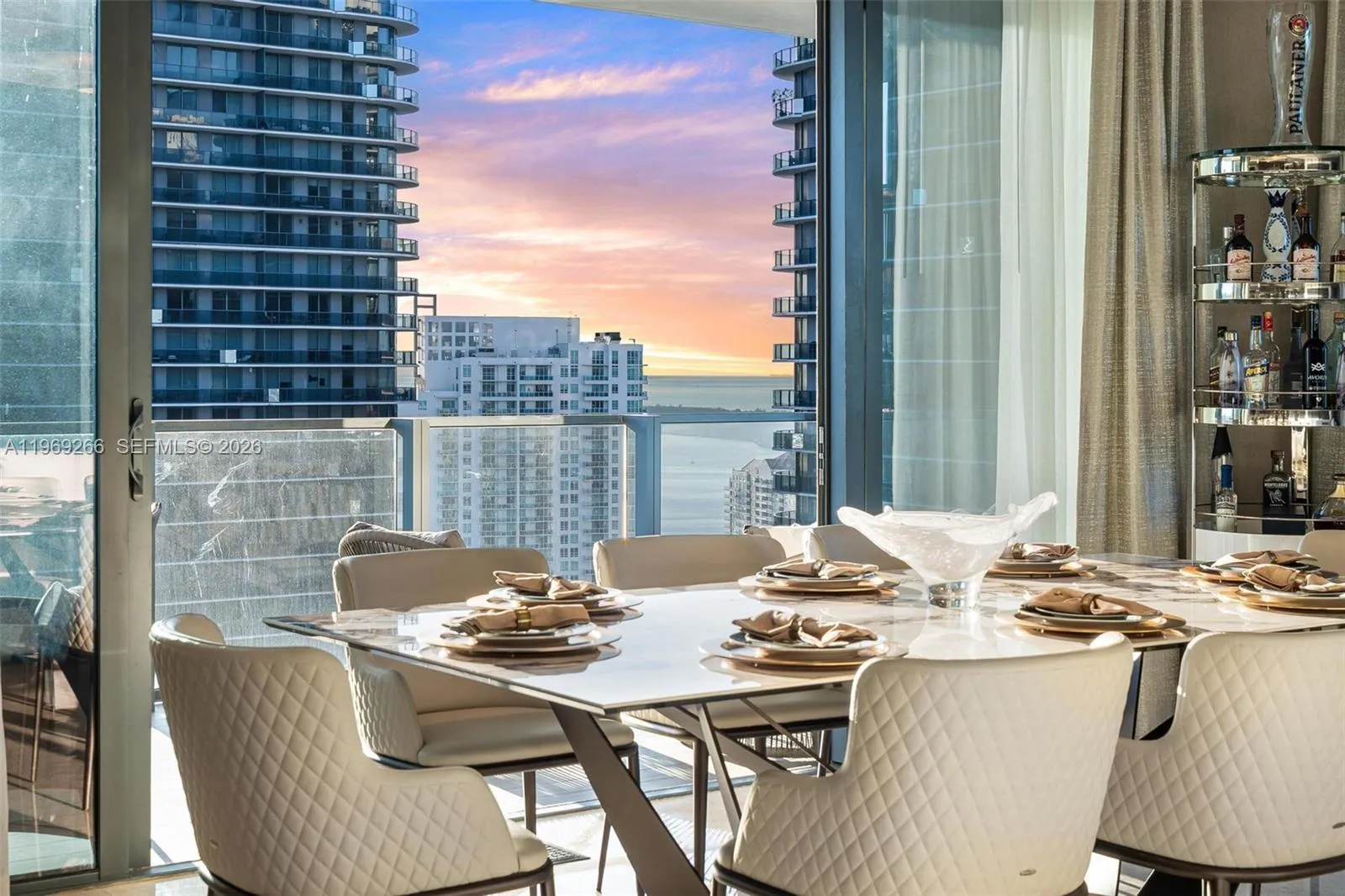 88 SW 7th St # 3801, Miami FL 33130